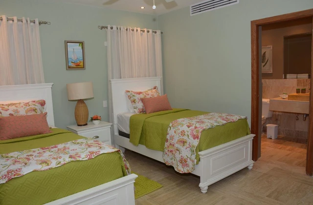 Costa Atlantica Beach Condo Apartment Room 3